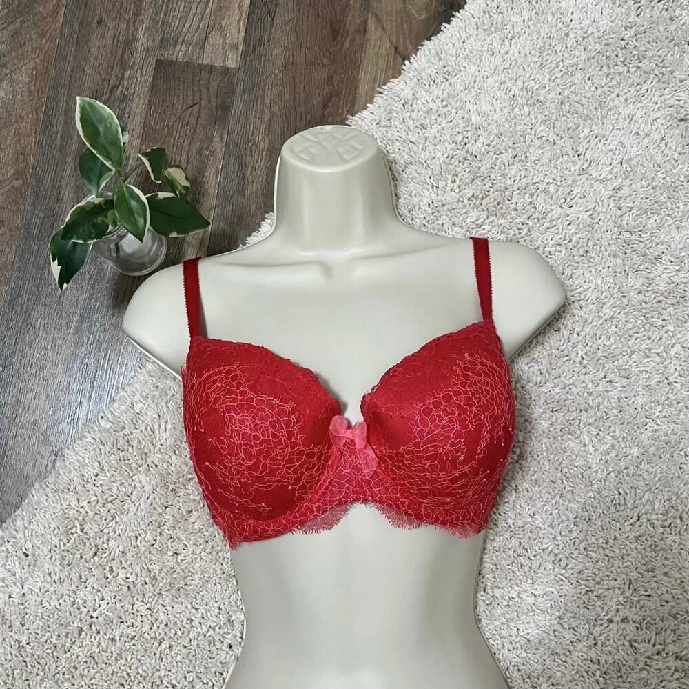 Victoria's Secret Size 34DD Red Lace Scalloped Lightly Lined Demi Underwire Bra